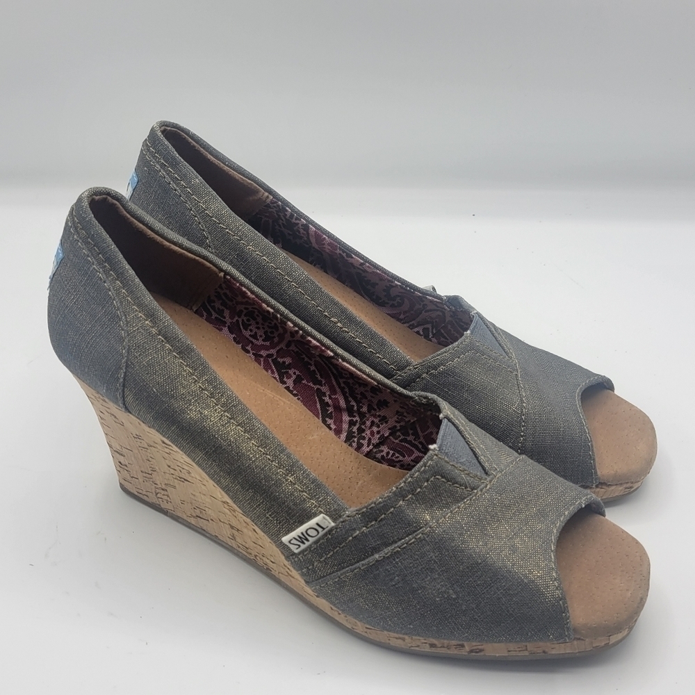 Tom's sandals size 9